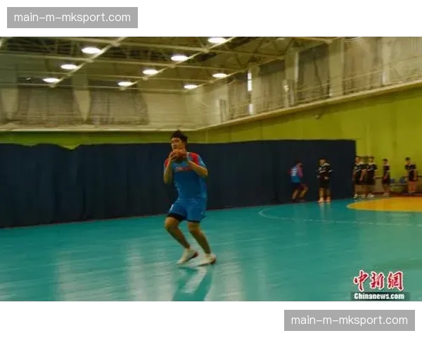 战术评论:现代手球“超小阵容”战术盛行,是创新还是冒险?